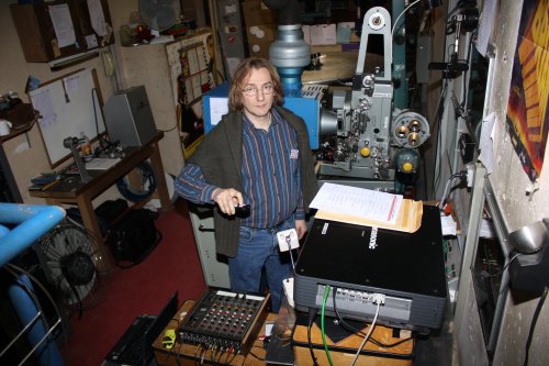 Le technicien Patrick - © Autour Du Monde